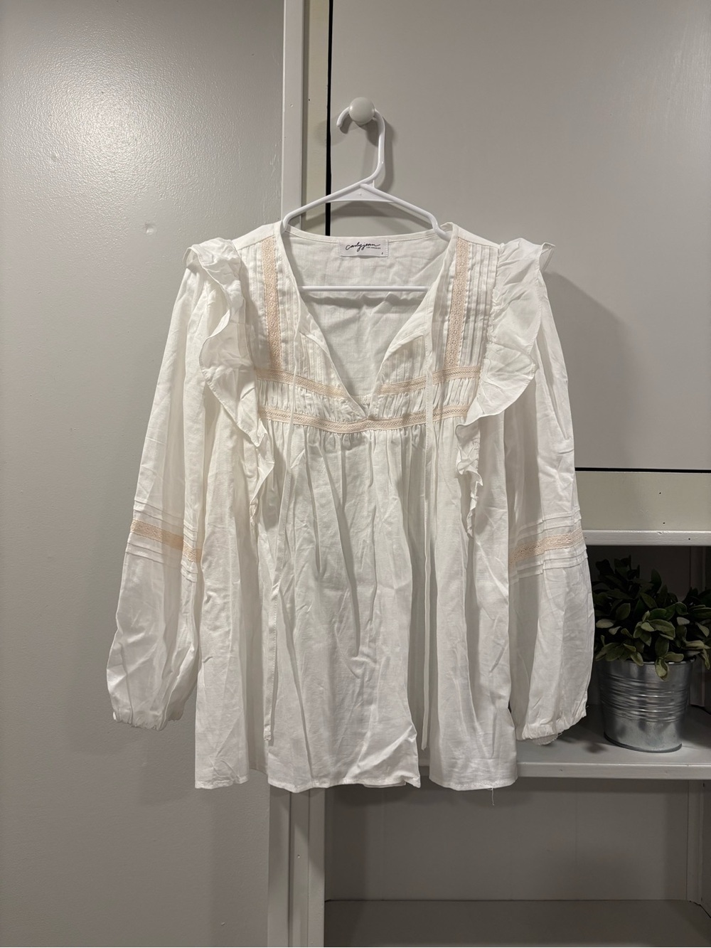 Carly Jean Los Angeles White Peasant Blouse with Cream Lace Accents